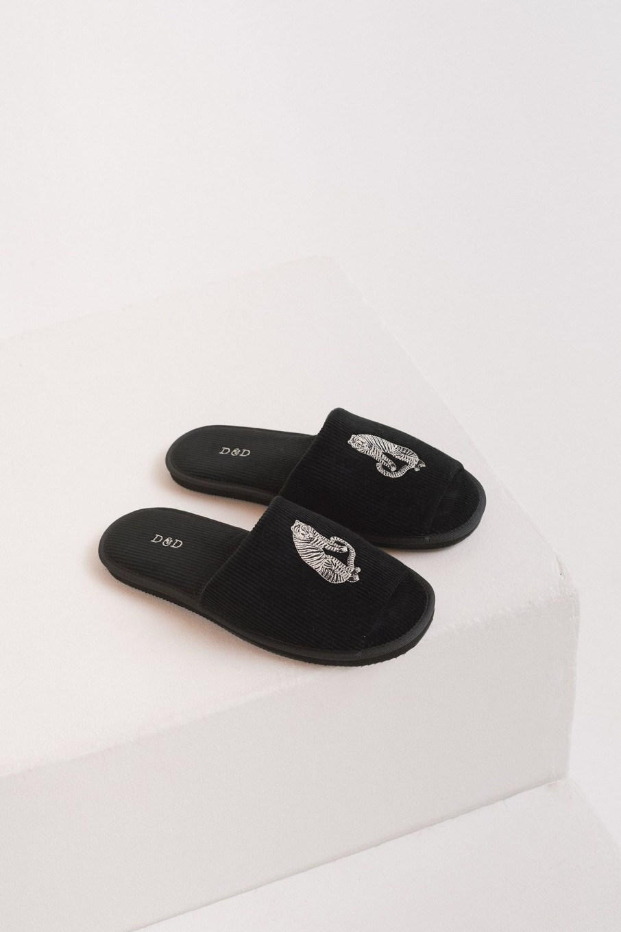 Men Desmond & Dempsey | Unisex Corduroy Slides